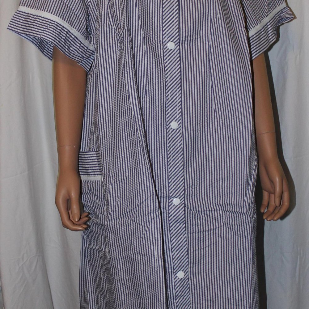 WOMENS EASY ESSENTIALS PERIWINKLE WHITE PINSTRIPE SNAPS HOUSECOAT DUSTER 1X & 2X - Picture 2 of 5